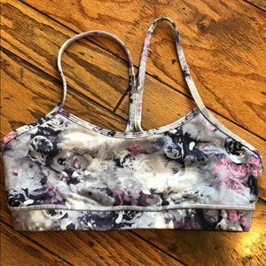 Lululemon euc flow Y sports bra size 6